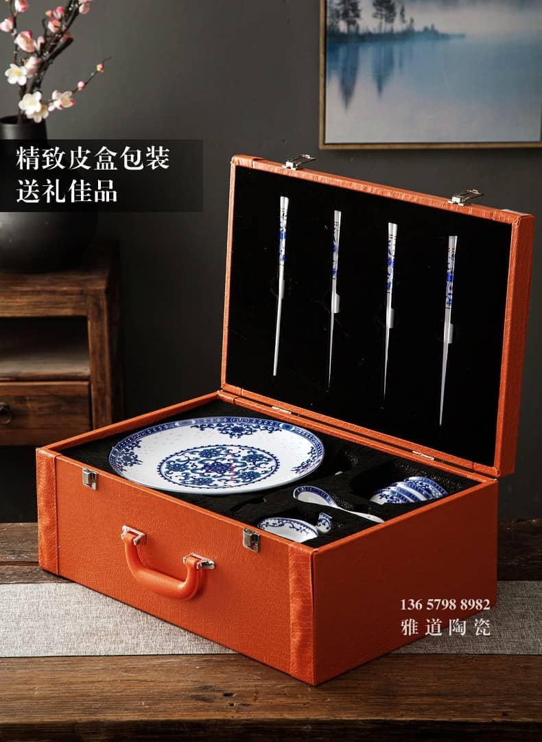 地产开盘活动礼品实拍图